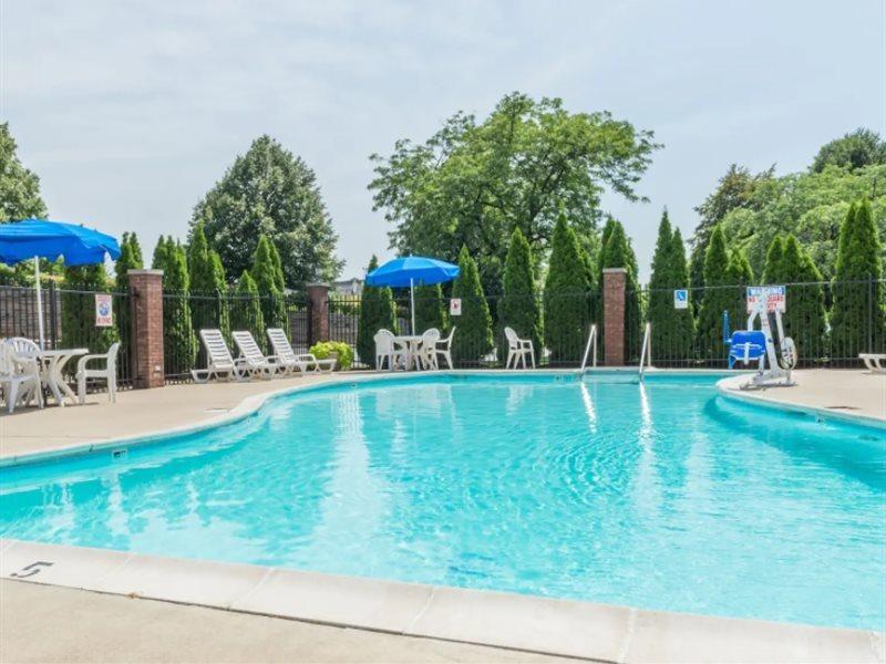 Отель Baymont By Wyndham Indianapolis South Экстерьер фото
