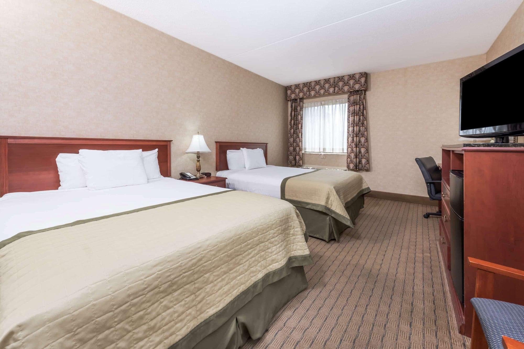 Отель Baymont By Wyndham Indianapolis South Экстерьер фото