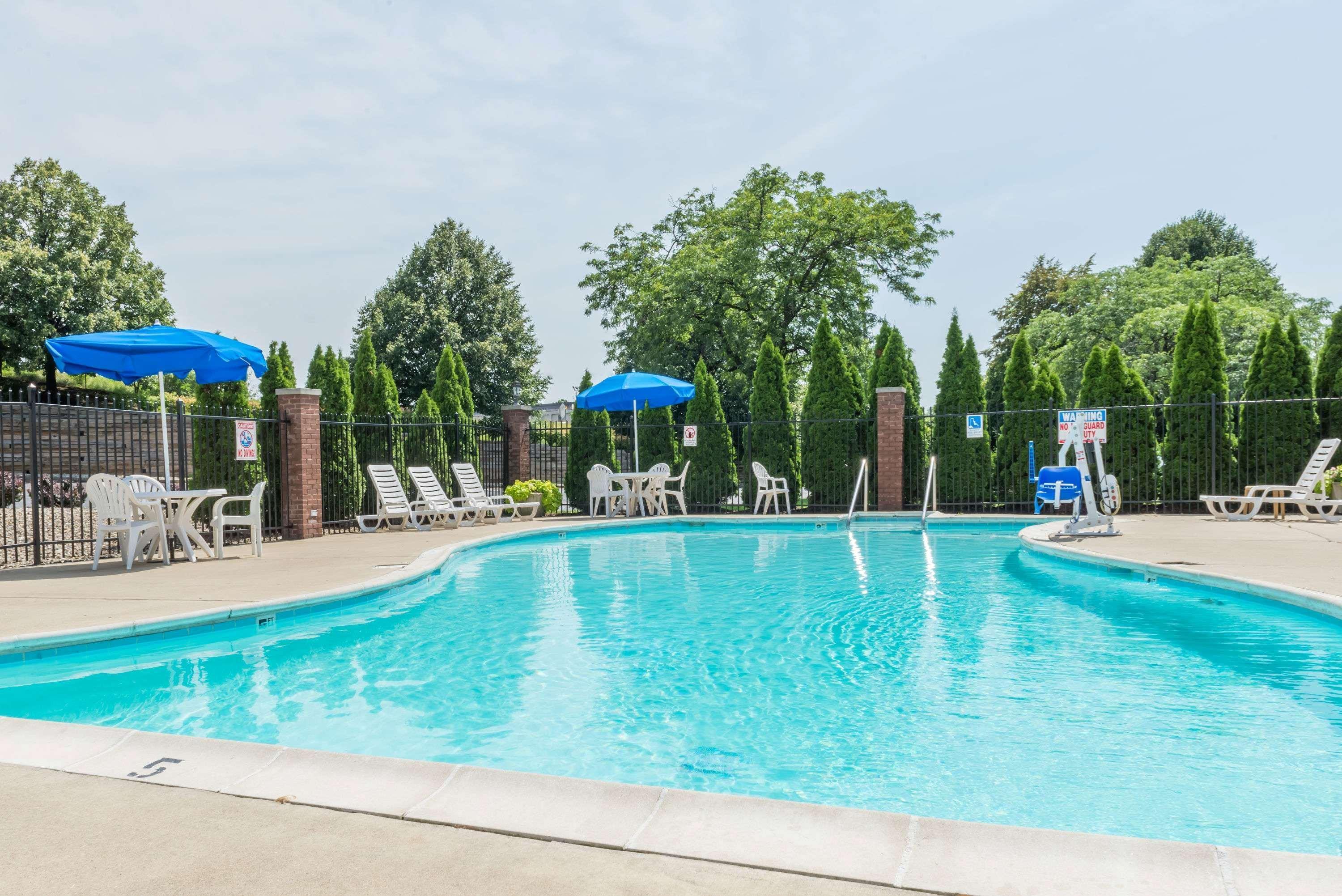 Отель Baymont By Wyndham Indianapolis South Экстерьер фото