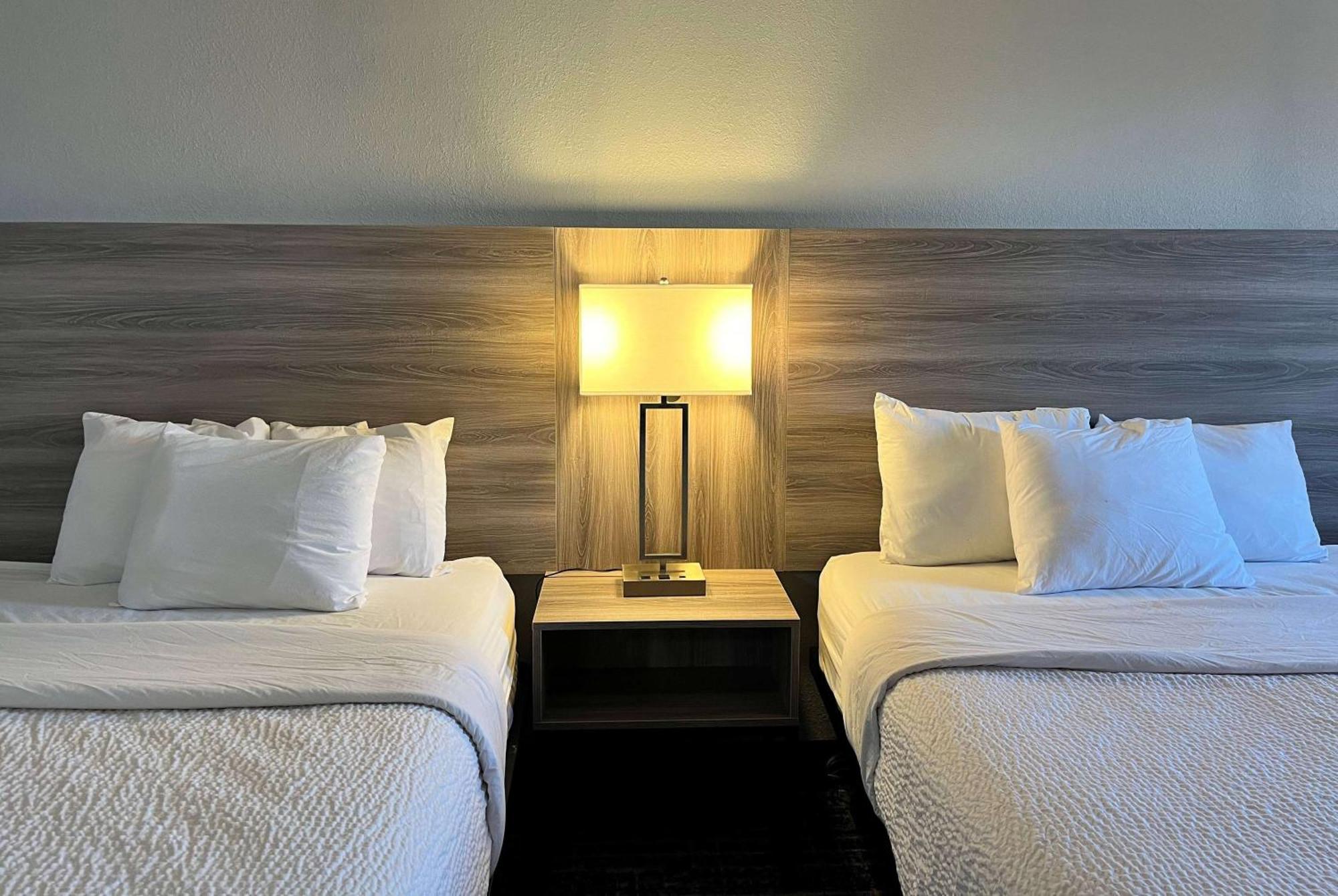 Отель Baymont By Wyndham Indianapolis South Экстерьер фото
