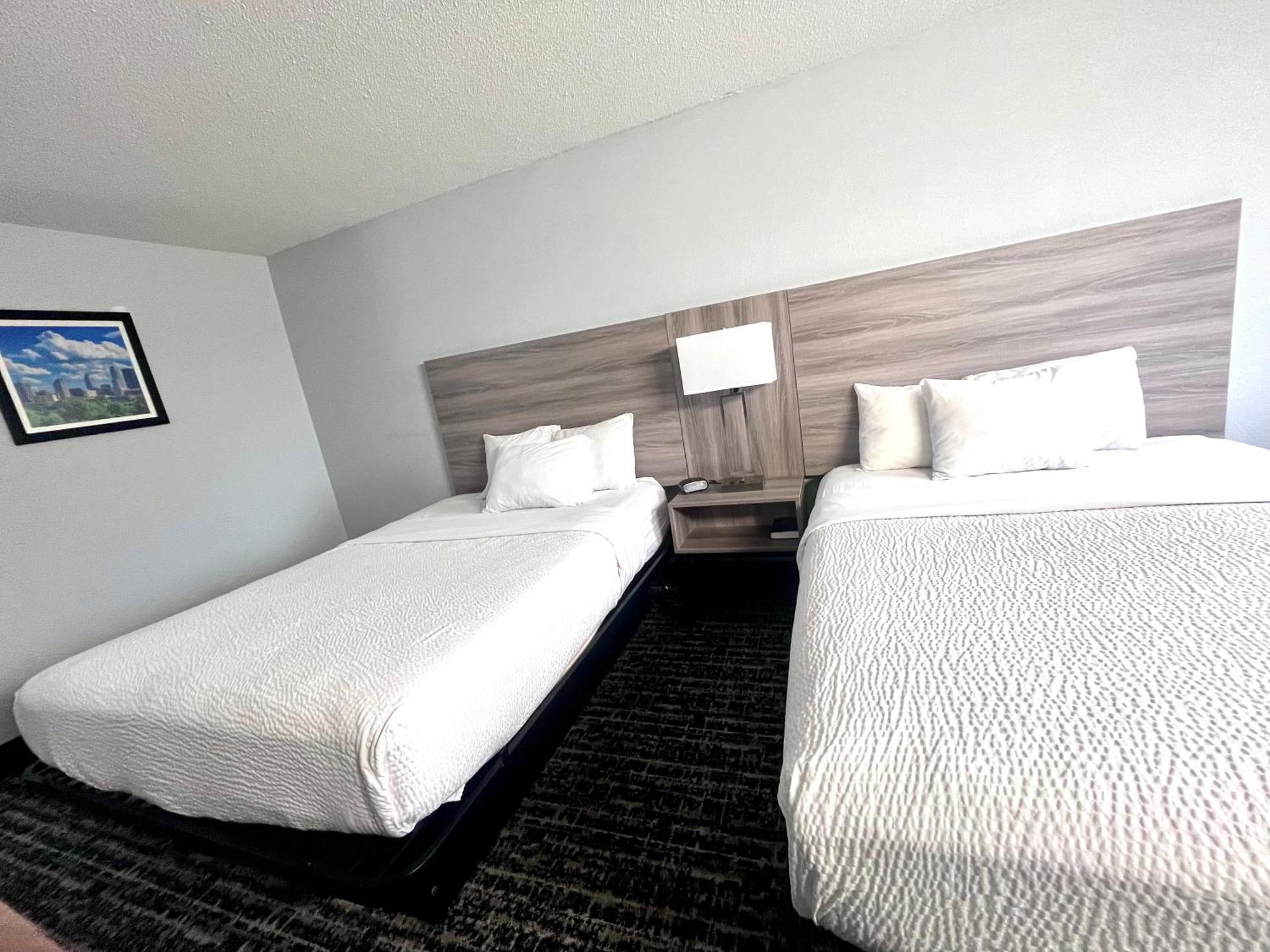 Отель Baymont By Wyndham Indianapolis South Экстерьер фото