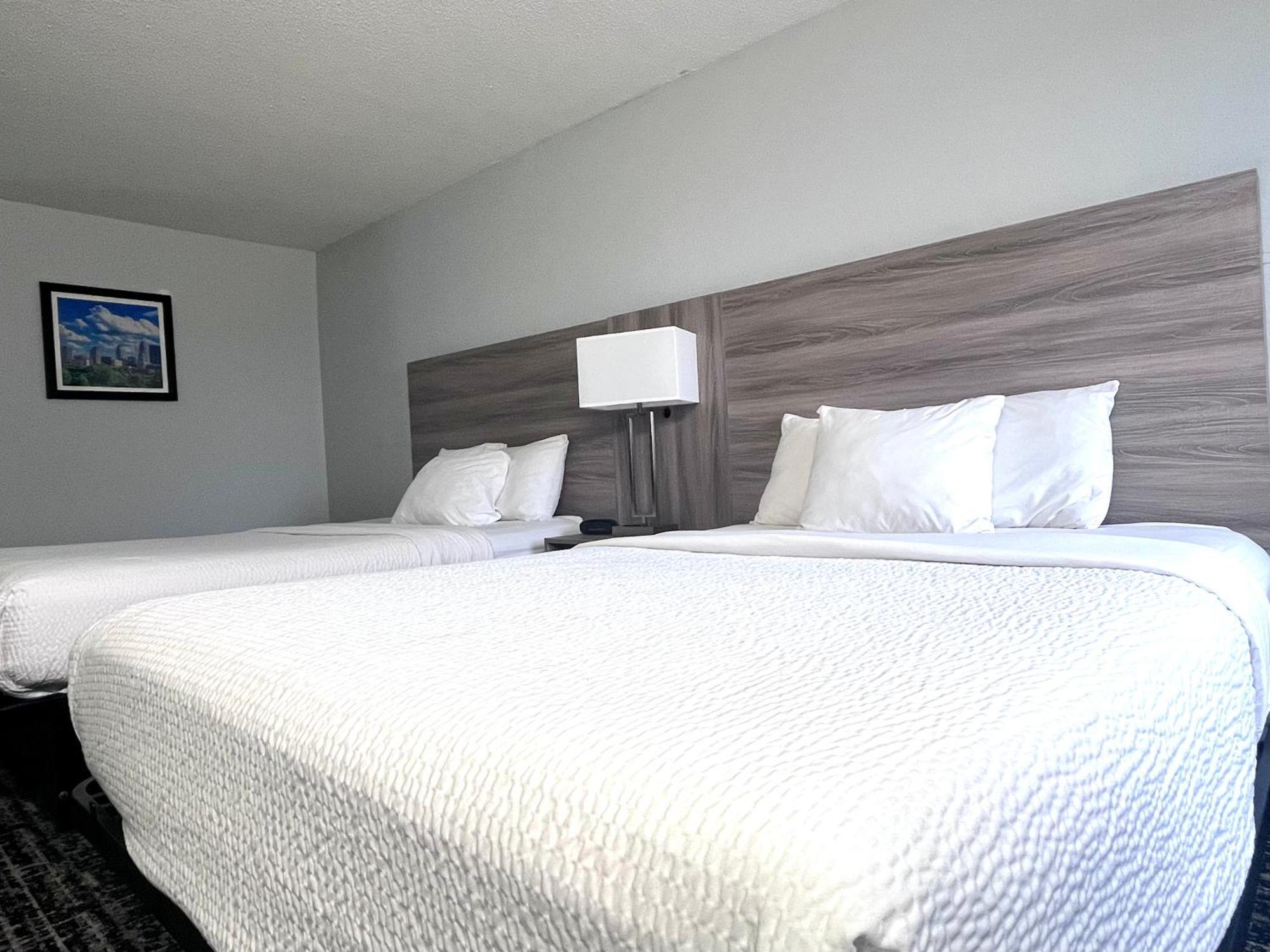 Отель Baymont By Wyndham Indianapolis South Экстерьер фото