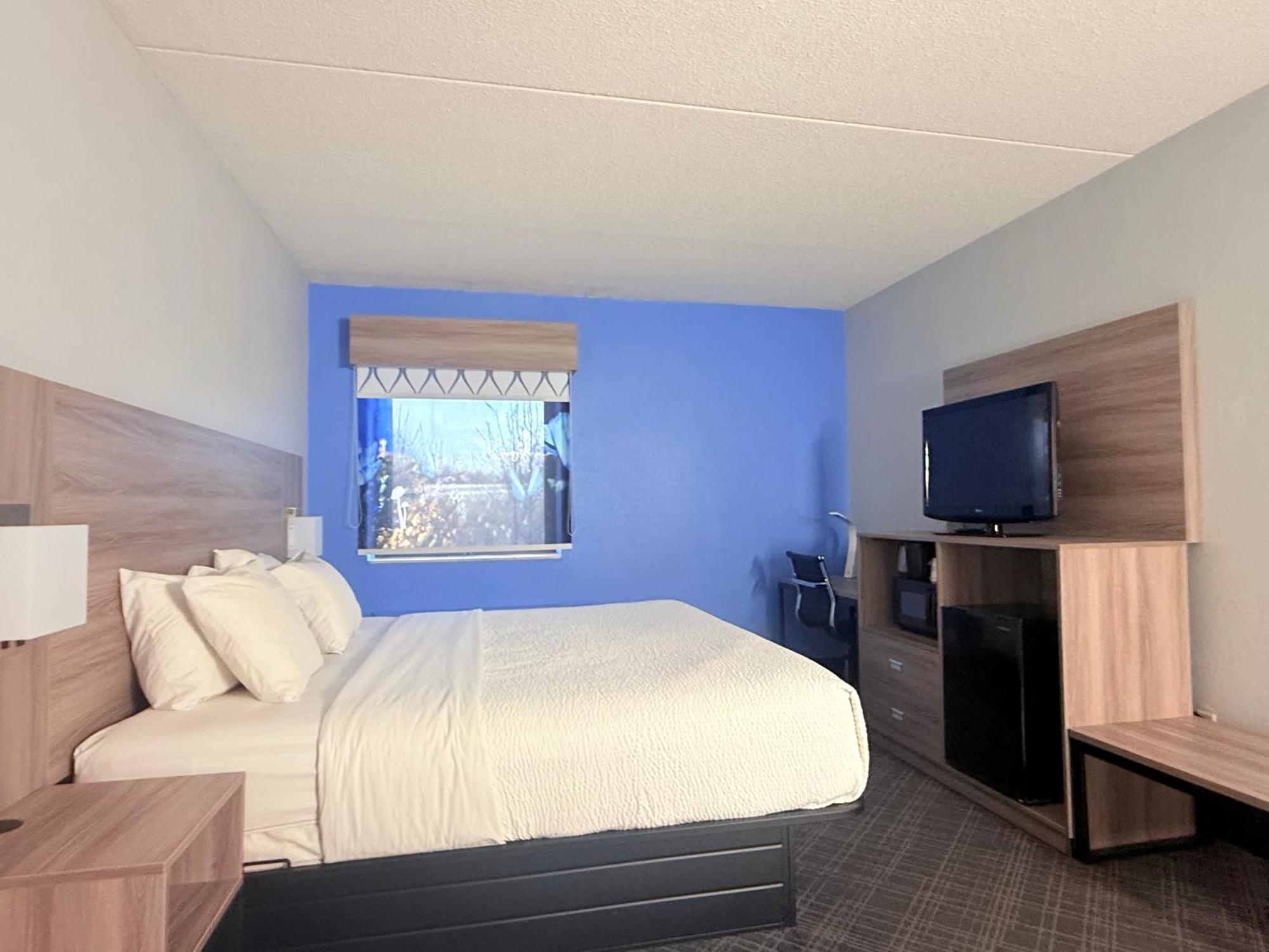 Отель Baymont By Wyndham Indianapolis South Экстерьер фото