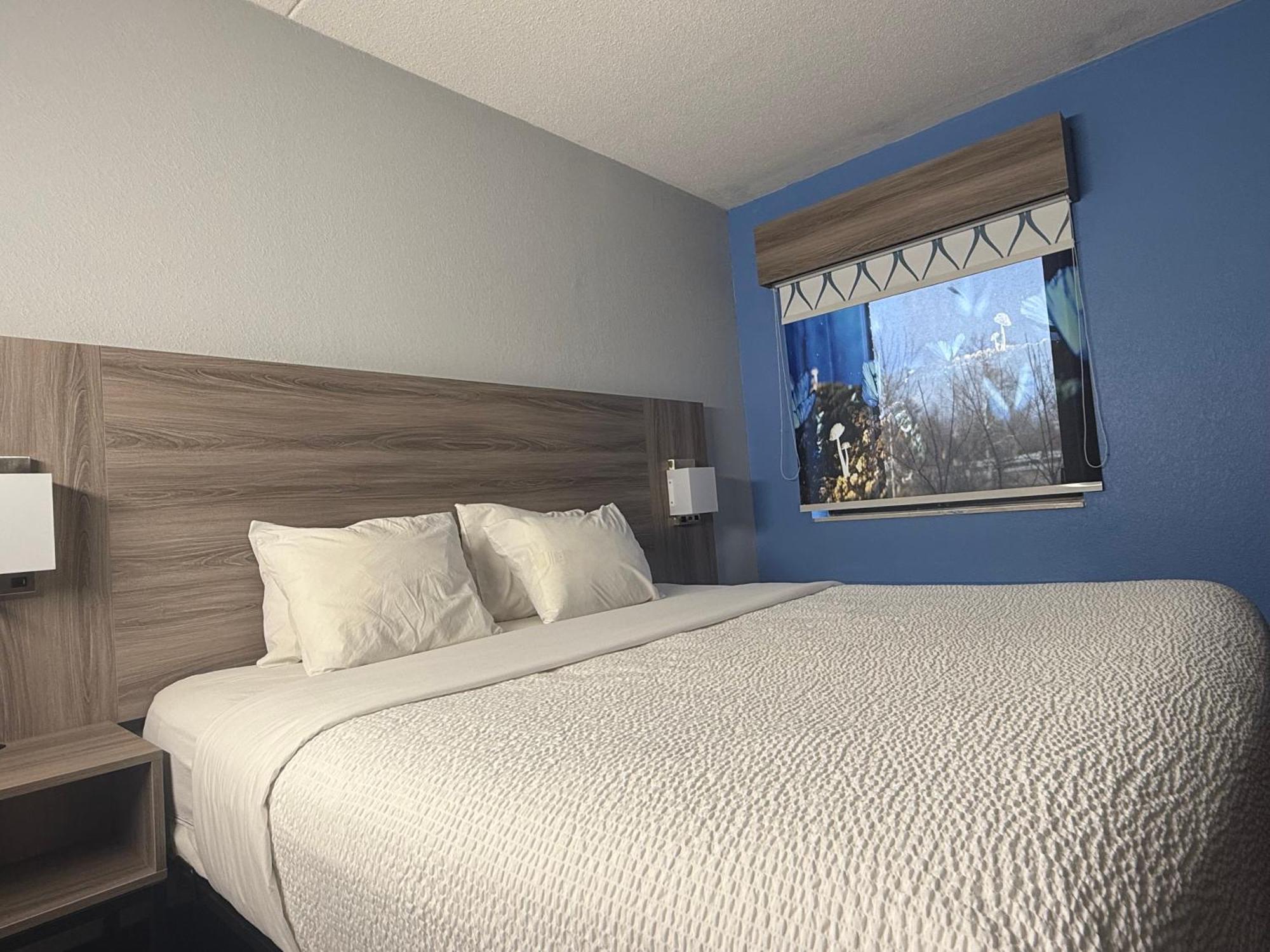 Отель Baymont By Wyndham Indianapolis South Экстерьер фото