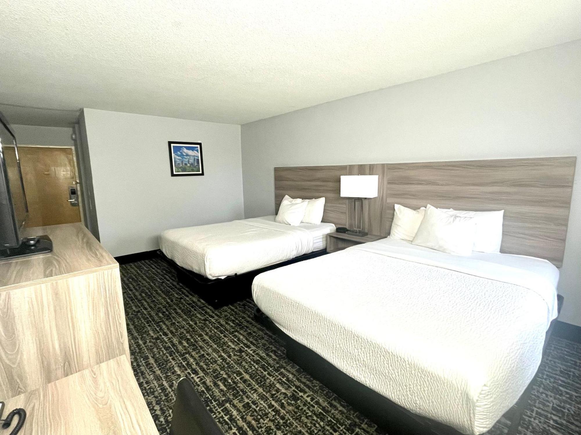 Отель Baymont By Wyndham Indianapolis South Экстерьер фото