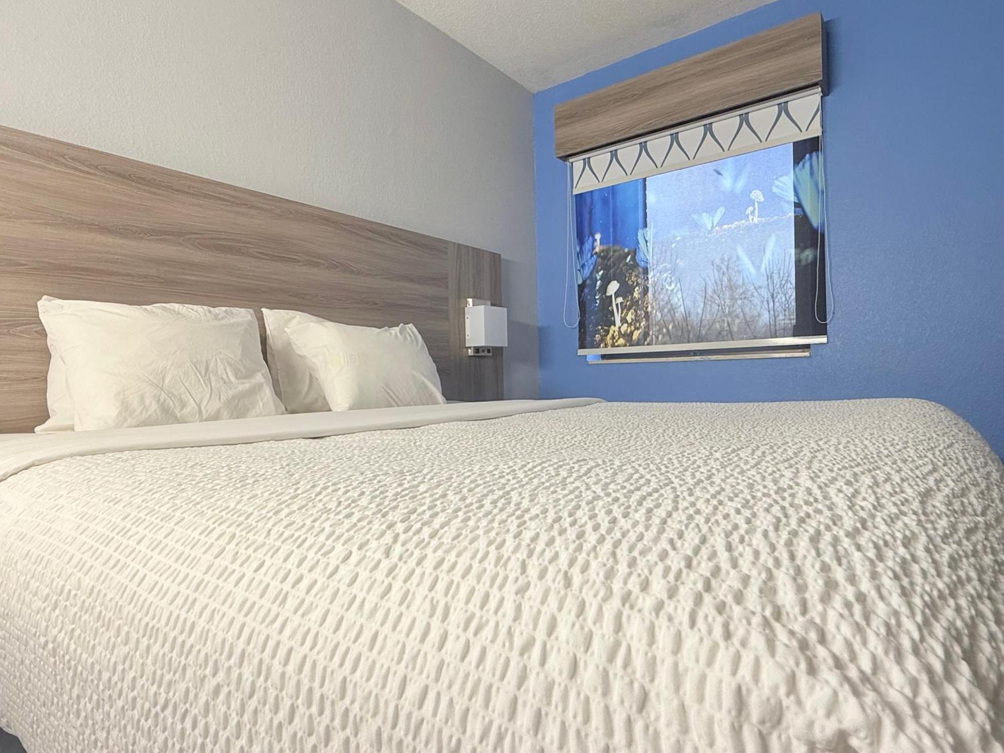 Отель Baymont By Wyndham Indianapolis South Экстерьер фото