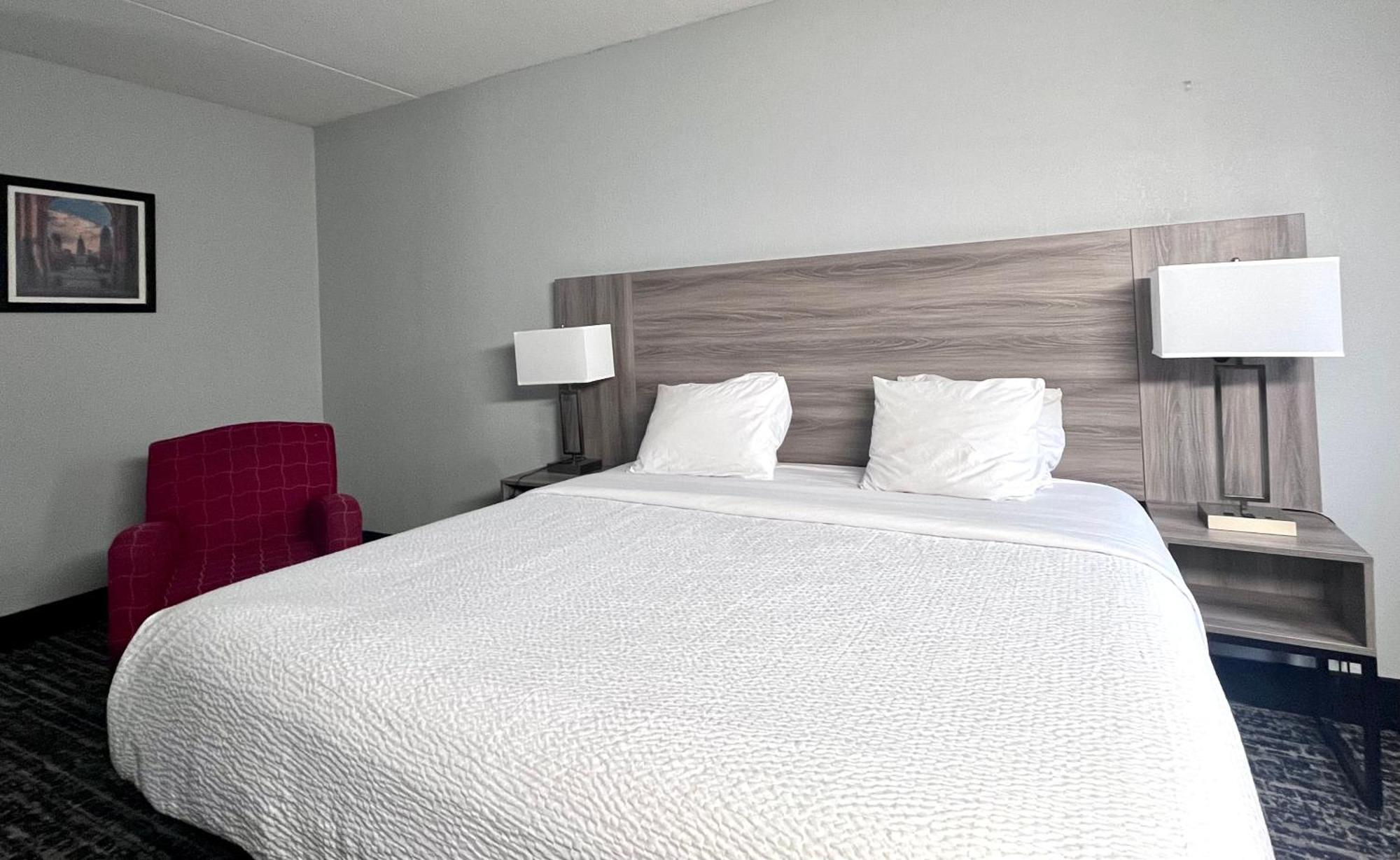 Отель Baymont By Wyndham Indianapolis South Экстерьер фото