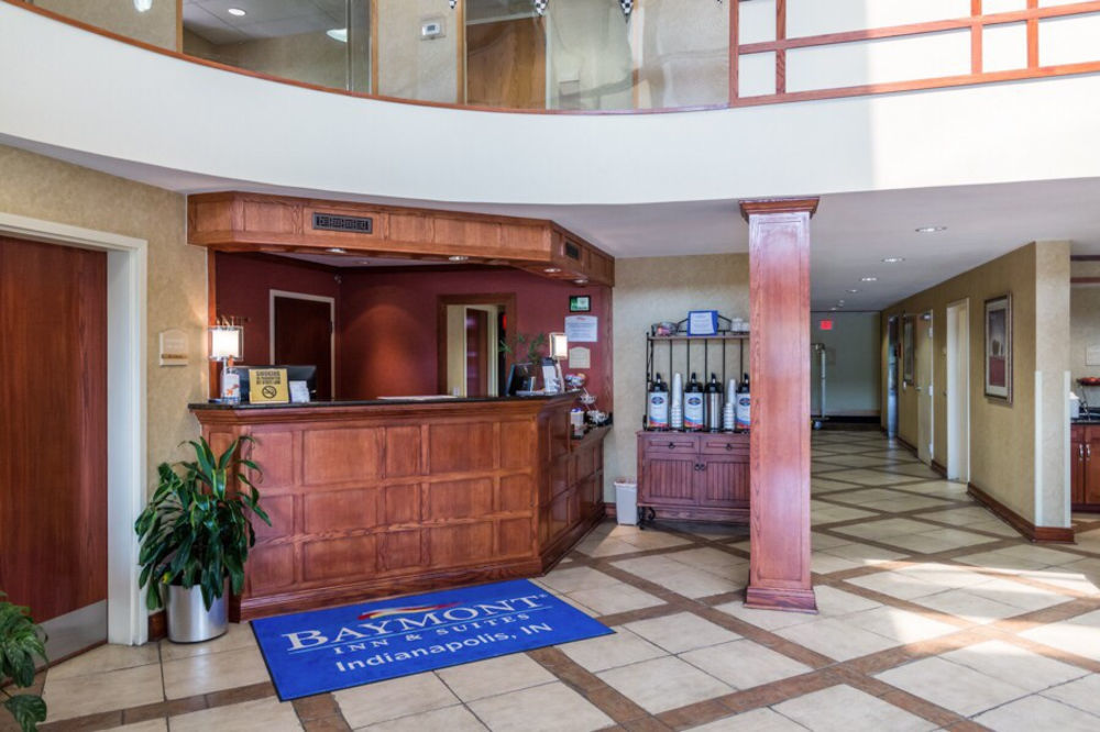 Отель Baymont By Wyndham Indianapolis South Экстерьер фото