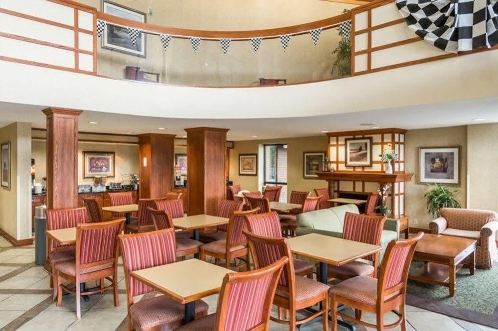 Отель Baymont By Wyndham Indianapolis South Экстерьер фото
